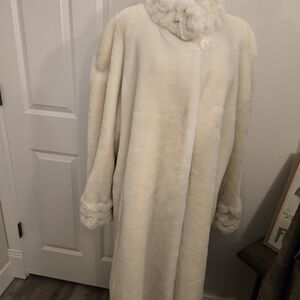Elegant Cream Women's Coat